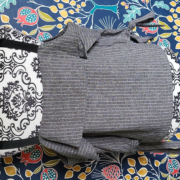 Essue Top - Picture 6 of 9